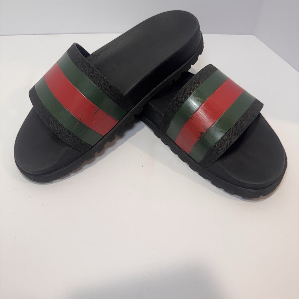 Guccis Men Slides